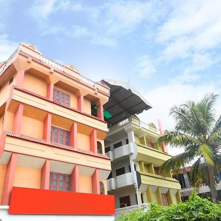 Oyo Flagship Kaveri Tourist Home Guruvāyūr Exteriör bild